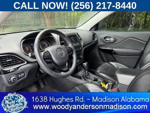 Used 2019 Jeep Cherokee Latitude Plus FWD image 7