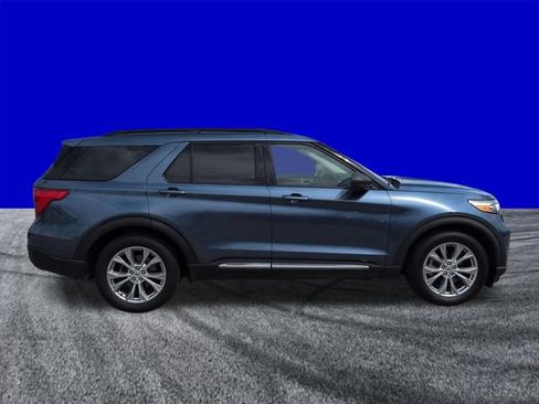 Certified 2020 Ford Explorer XLT w/ Equipment Group 202A RWD image 3