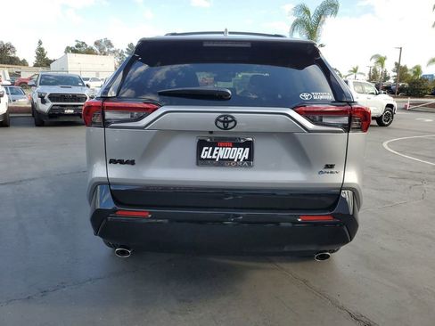 New 2025 Toyota RAV4 SE image 4