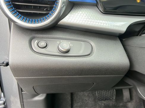 New 2026 Chevrolet Trax LT w/ Driver Confidence Package image 18