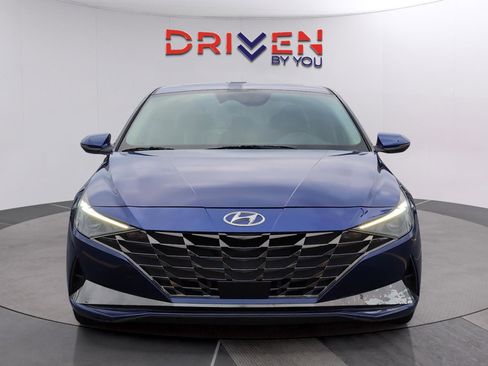 Used 2021 Hyundai Elantra SEL w/ Convenience + Premium Package image 8