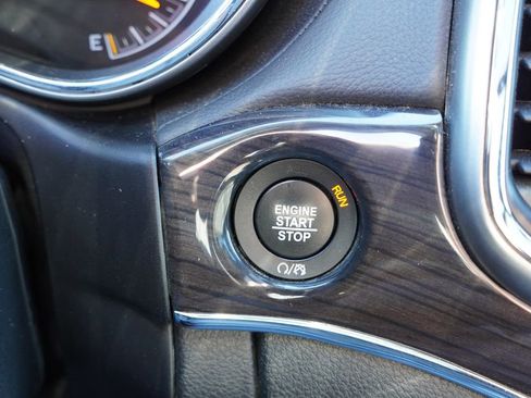 Used 2018 Jeep Grand Cherokee Overland image 33