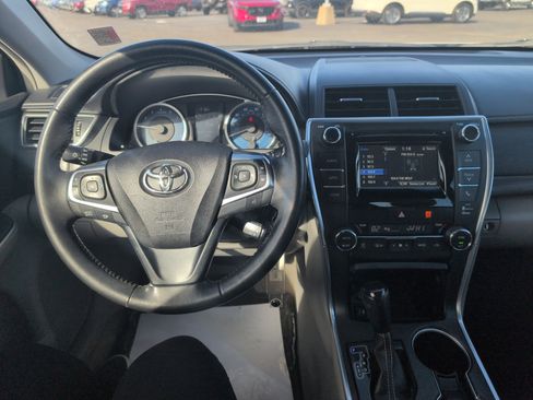 Used 2015 Toyota Camry XLE image 17