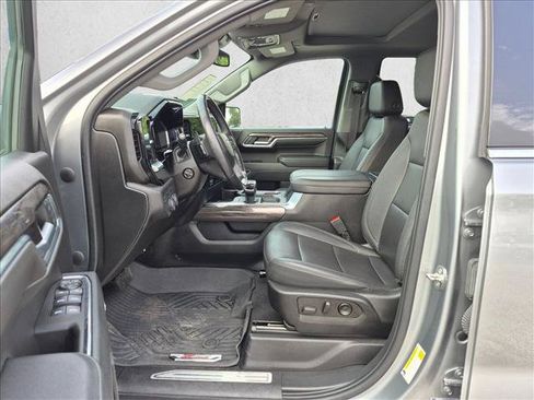 Used 2023 Chevrolet Silverado 1500 LTZ w/ LTZ Premium Package AWD/4WD image 16