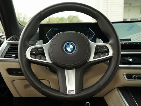 Used 2025 BMW X5 xDrive50e w/ Executive Package image 12