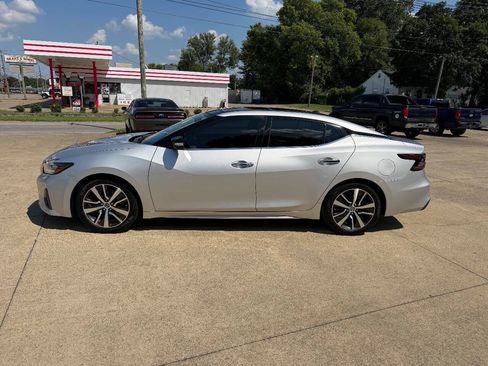 Used 2019 Nissan Maxima 3.5 SL w/ Floor Mat Group FWD image 2