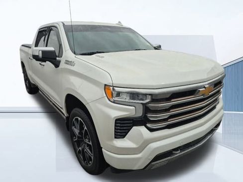 Used 2022 Chevrolet Silverado 1500 High Country w/ High Country Premium Package image 3