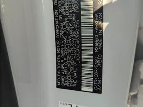 Certified 2025 Toyota Prius XLE FWD image 26