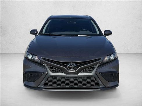 Used 2023 Toyota Camry SE image 2