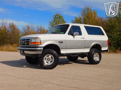 Used 1995 Ford Bronco XLT AWD/4WD image 29