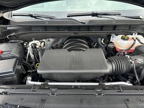 Used 2024 Chevrolet Suburban LT w/ Luxury Package image 26