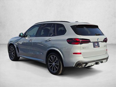 New 2026 BMW X5 xDrive40i w/ M Sport Package AWD/4WD image 9