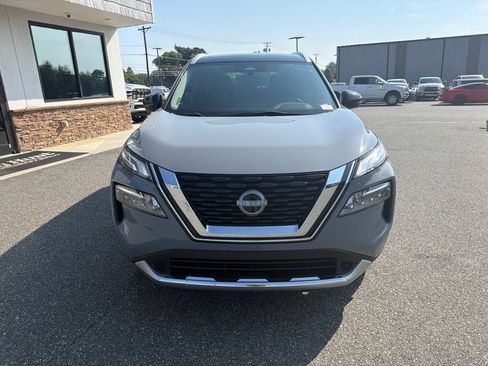 Used 2023 Nissan Rogue Platinum FWD image 12
