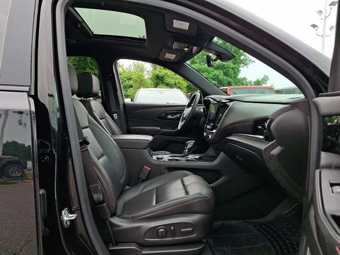 Used 2024 Chevrolet Traverse RS AWD/4WD image 17
