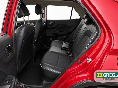 Used 2024 Hyundai Venue Limited FWD image 16
