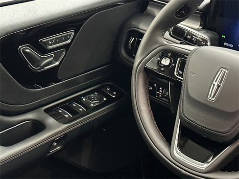 New 2026 Lincoln Aviator AWD image 22