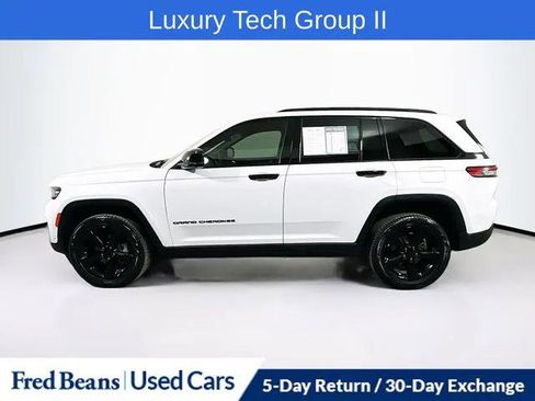 Certified 2024 Jeep Grand Cherokee Limited w/ Luxury Tech Group II image 4