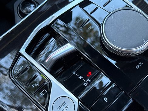 Certified 2024 BMW X5 xDrive50e w/ Premium Package image 26