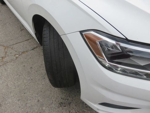 Used 2019 Volkswagen Jetta SE image 31