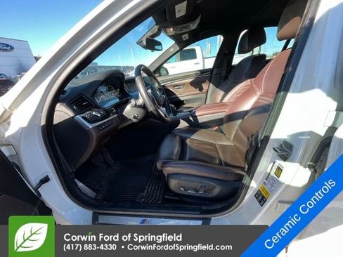 Used 2015 BMW 550i xDrive Sedan image 13