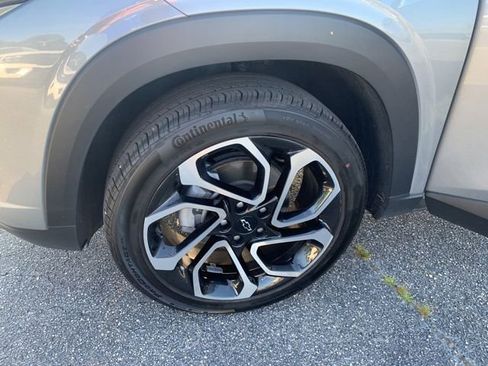 Used 2025 Chevrolet Trax RS w/ Driver Confidence Package FWD image 30