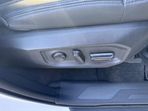 Used 2024 Toyota Tundra Limited image 37