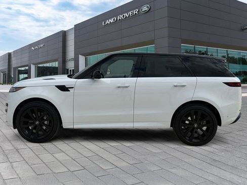 Used 2025 Land Rover Range Rover Sport Dynamic SE AWD/4WD image 2