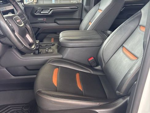 Certified 2024 GMC Sierra 1500 AT4 w/ Technology Package AWD/4WD image 8