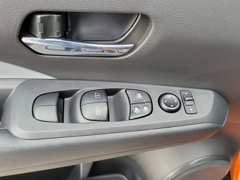 Used 2024 Nissan Kicks SR w/ SR Premium Package FWD image 25