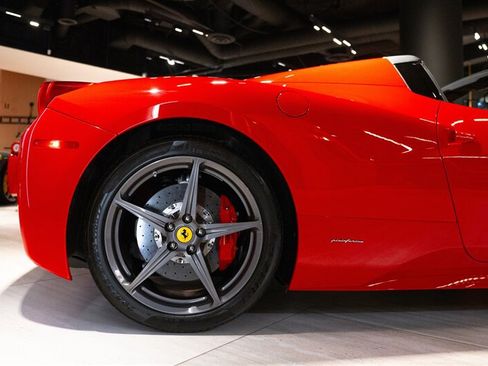 Used 2015 Ferrari 458 Spider RWD image 13