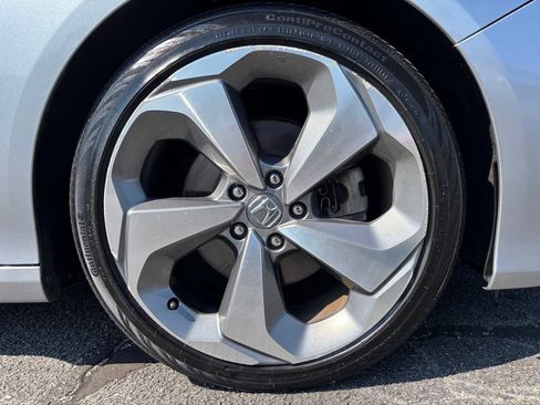 Used 2018 Honda Accord Touring image 13