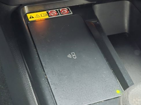 Used 2025 Toyota Camry LE image 7