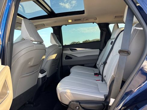 Certified 2026 INFINITI QX60 Luxe w/ Cargo Package FWD image 12