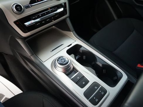 Used 2022 Ford Explorer XLT RWD image 30