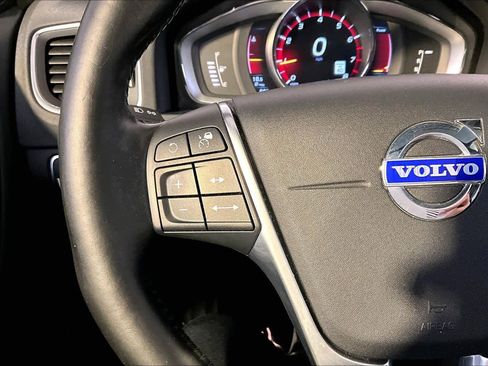Used 2015 Volvo V60 T5 Platinum image 23