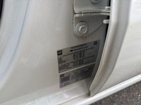 Certified 2025 Chevrolet Silverado 1500 LT RWD image 9