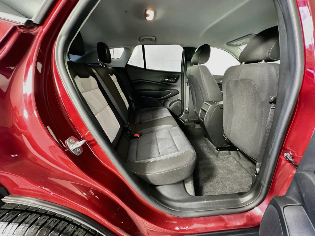 Used 2024 Chevrolet Trax LS w/ LS Convenience Package FWD image 25