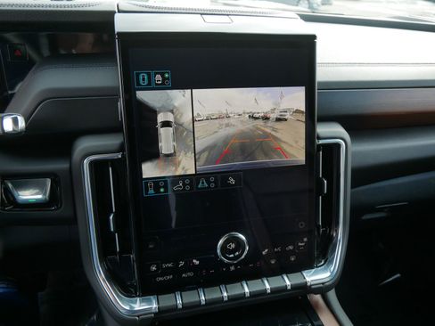 Used 2025 GMC Yukon Denali image 19