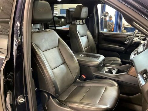 Used 2021 Chevrolet Suburban High Country w/ Premium Package AWD/4WD image 7