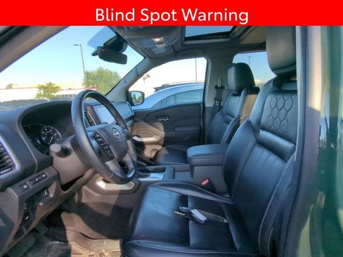 Used 2023 Nissan Frontier SV w/ SV Premium Package AWD/4WD image 6