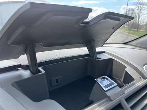 Used 2011 Chevrolet Traverse LT w/ Personal Connectivity Package image 29