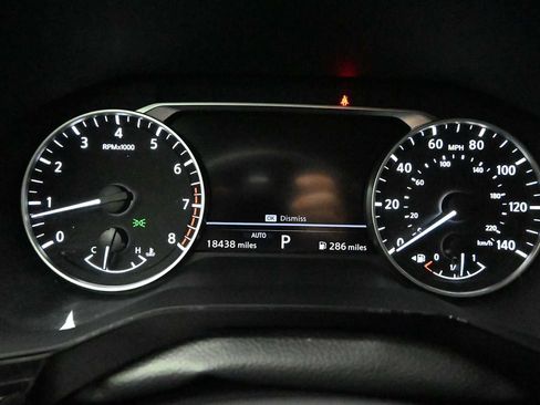 Used 2025 Nissan Pathfinder SV AWD/4WD image 10
