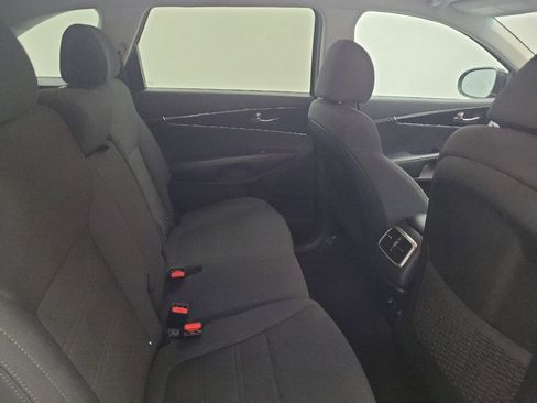 Used 2020 Kia Sorento LX AWD/4WD image 19