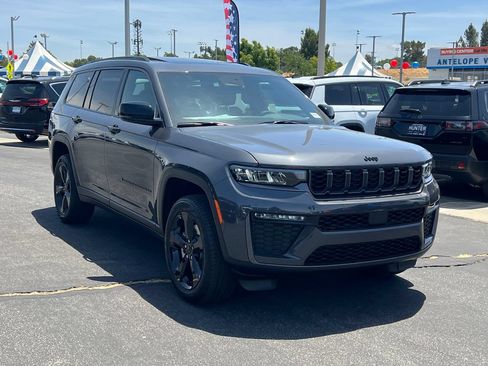 New 2026 Jeep Grand Cherokee L Limited w/ Limited Altitude Package AWD/4WD image 10