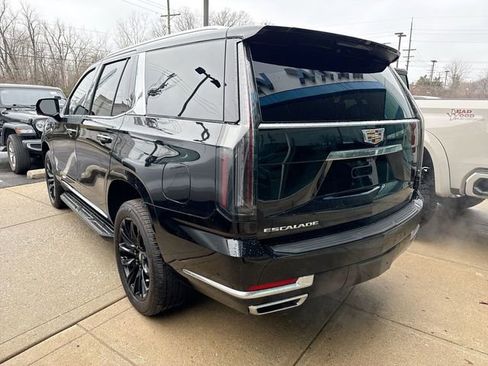 Used 2025 Cadillac Escalade Premium Luxury AWD/4WD image 3