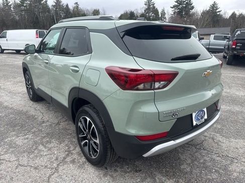 Used 2025 Chevrolet TrailBlazer LT w/ LT Cold Weather Package image 4