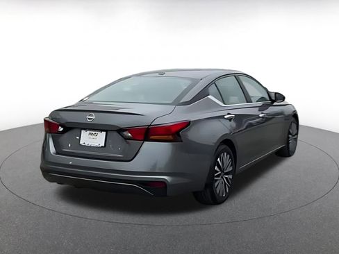 Used 2025 Nissan Altima 2.5 SV image 14