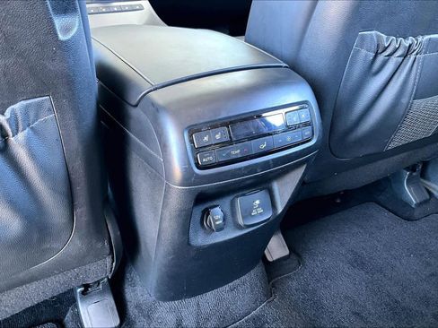 Used 2021 Hyundai Palisade Limited image 34