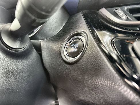 Used 2020 Toyota C-HR XLE image 8