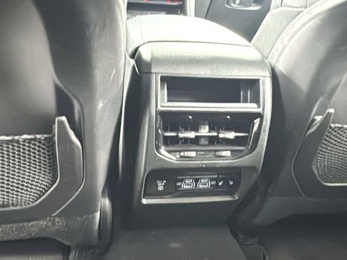 Used 2024 Jeep Grand Cherokee Limited image 35